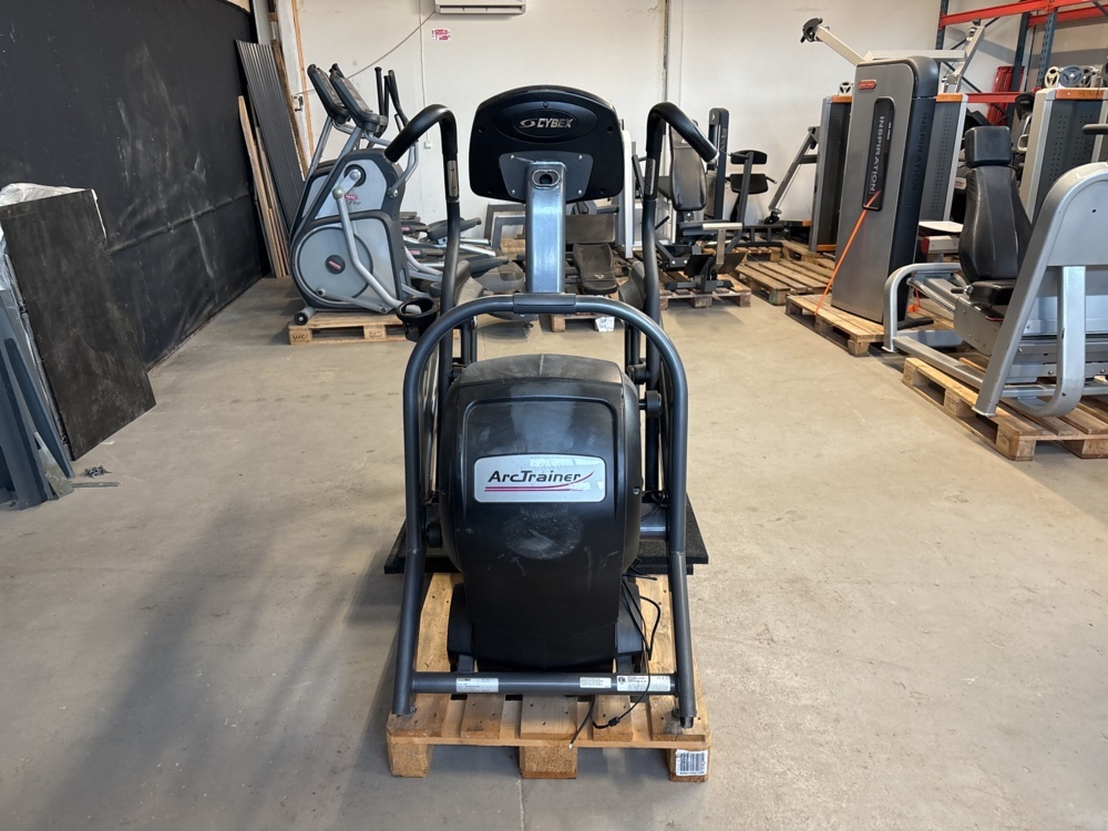1372658-1 Crosstrainer - Cybex Arc Trainer 630A