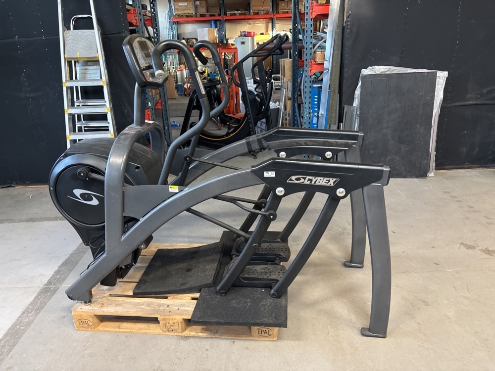 1372658-2 Crosstrainer - Cybex Arc Trainer 630A
