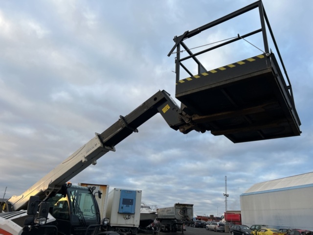 1423601-9 Teleskoplastare Bobcat T36.120SLB med många tillbehör