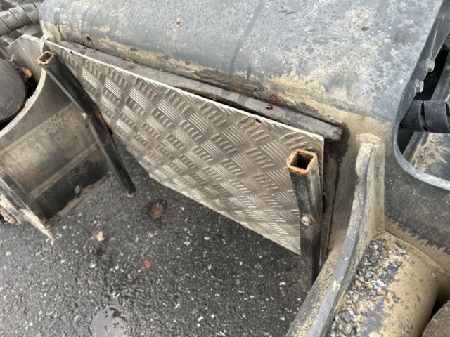 1423601-33 Teleskoplastare Bobcat T36.120SLB med många tillbehör