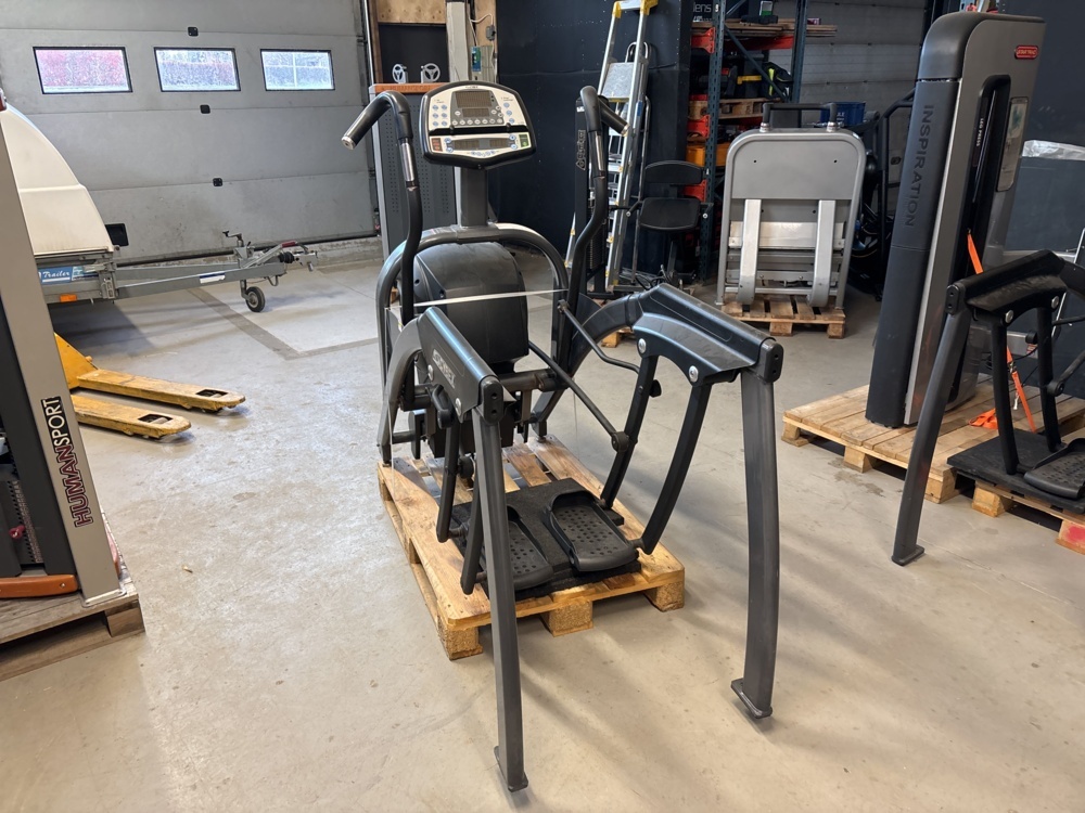 1372669-1 Crosstrainer - Cybex Arc Trainer 630A