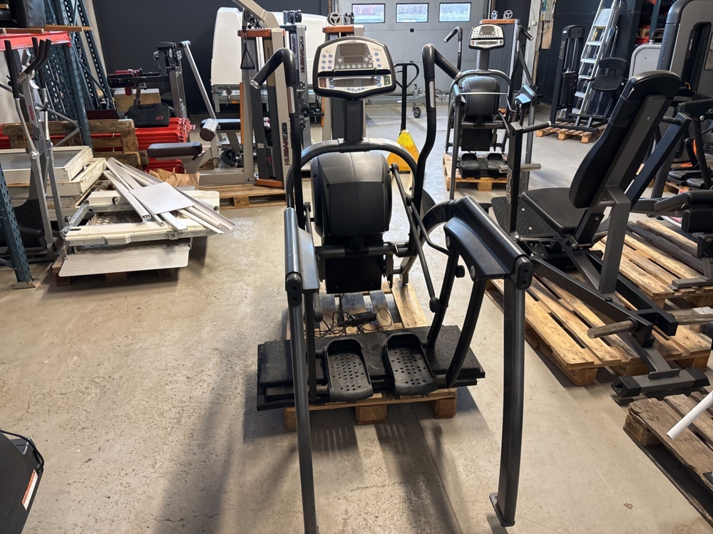 1372668-1 Crosstrainer - Cybex Arc Trainer 630A