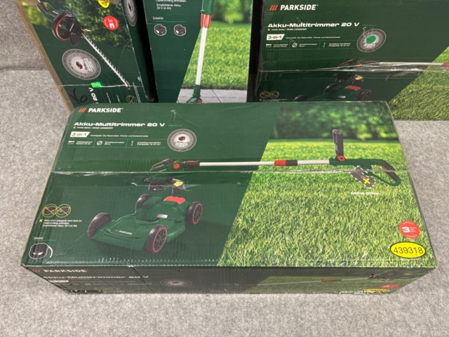 1436463-2 Samling med trädgårdsmaskiner och motionscyklar