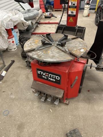 1430020-3 Automatisk däckomläggare