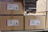 1449358 Lådor ca 40 st med distansskålar och rörtillbehör