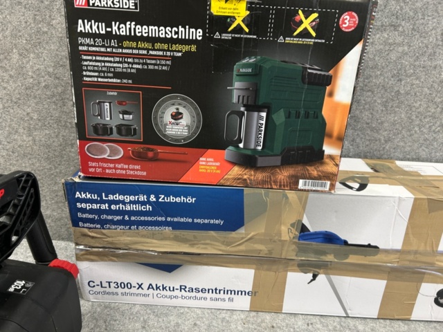 1436450-11 Collection of tools and garden products - Parkside