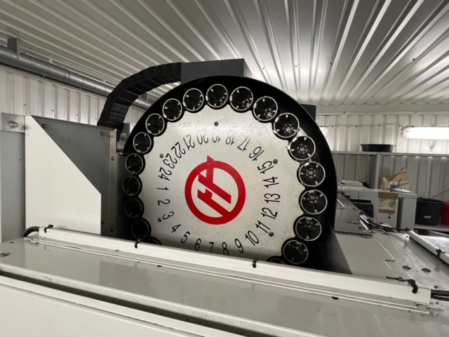 1449520-17 CNC milling machine HAAS VF 2 4-axis