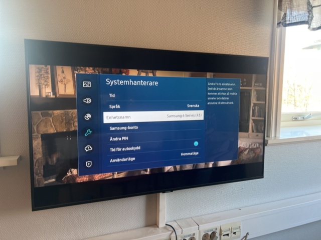 1431500-11 Kontorsinredning - Skrivbord, hyllor, kontorsstolar, mm.