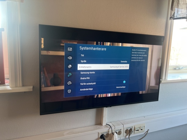 1431500-13 Kontorsinredning - Skrivbord, hyllor, kontorsstolar, mm.