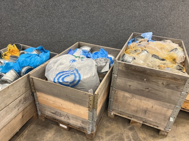 1449515-3 Lot with various ventilation products