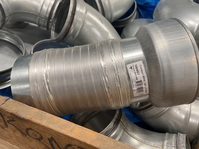 1449515-7 Lot with various ventilation products