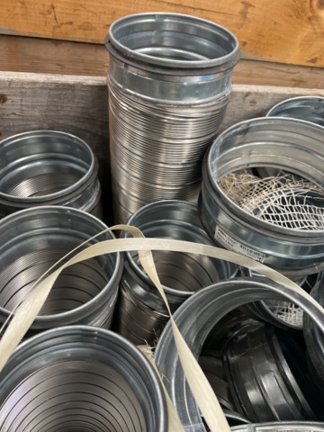 1449515-13 Lot with various ventilation products