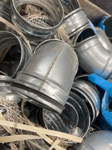 1449515-14 Lot with various ventilation products