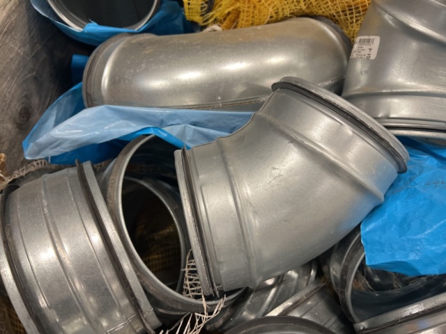 1449515-16 Lot with various ventilation products