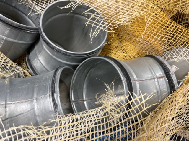 1449515-22 Lot with various ventilation products