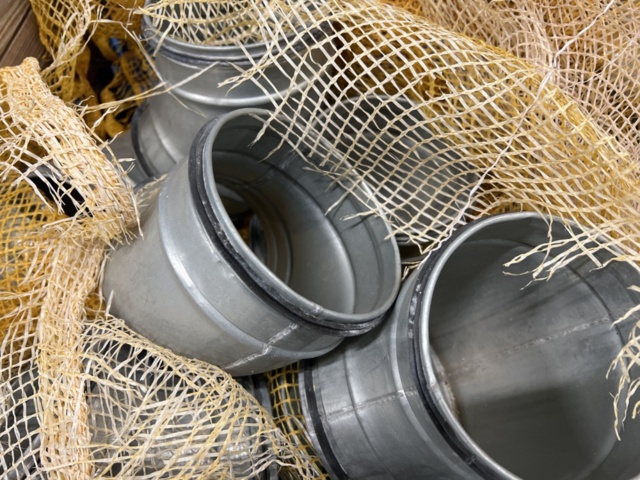 1449515-23 Lot with various ventilation products