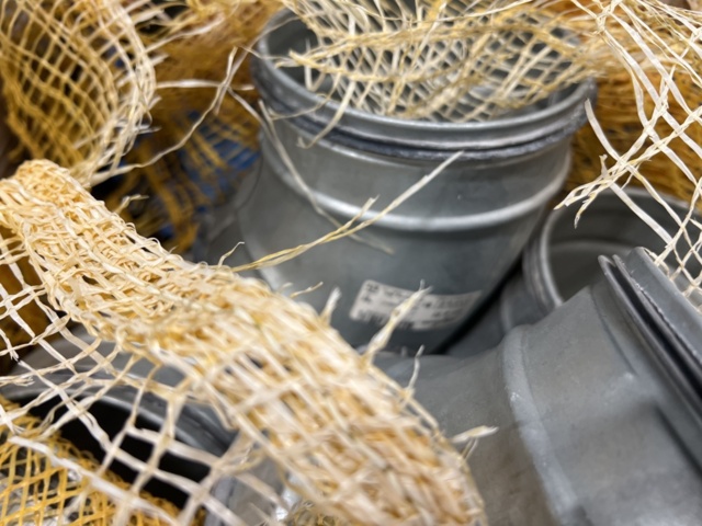 1449515-24 Lot with various ventilation products