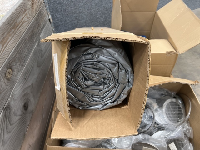 1449515-25 Lot with various ventilation products