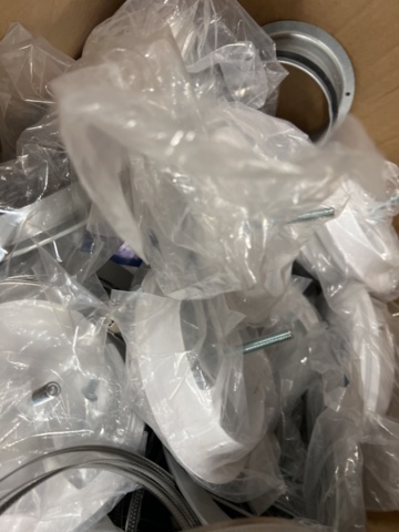 1449515-27 Lot with various ventilation products