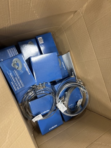 1449515-29 Lot with various ventilation products