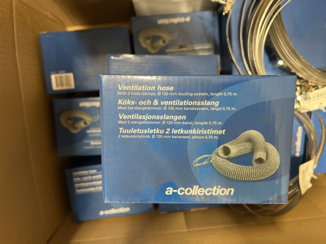 1449515-30 Lot with various ventilation products