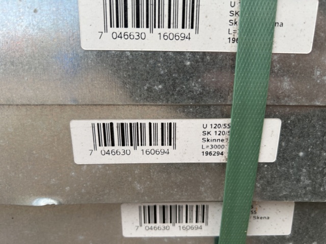 1449516-6 Approximately 152 steel studs 120/55, 3m