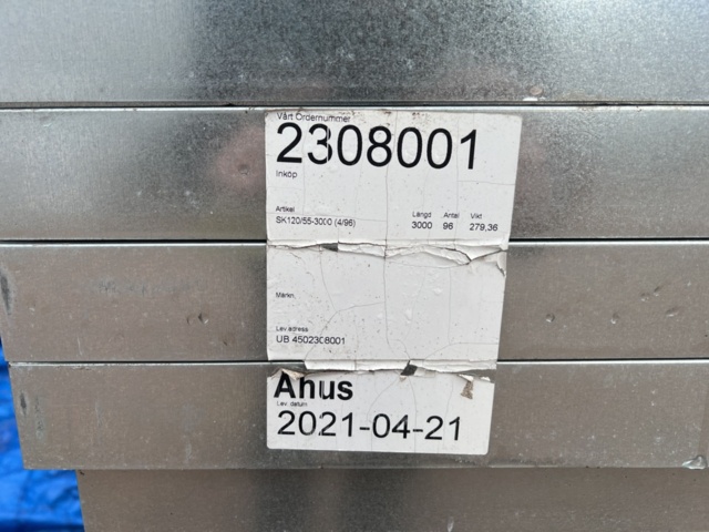 1449519-4 Approximately 204 steel studs 120/55, 3m