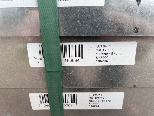 1449519-6 Approximately 204 steel studs 120/55, 3m