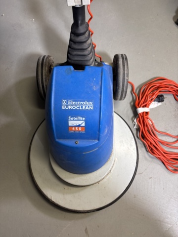 1274489-3 Golvvårdsmaskiner/städmaskiner 2 st - Electrolux Euroclean Satellite 450 & Wetrok Servomat