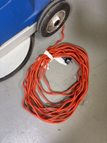 1274489-4 Golvvårdsmaskiner/städmaskiner 2 st - Electrolux Euroclean Satellite 450 & Wetrok Servomat