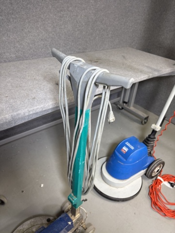 1274489-15 Golvvårdsmaskiner/städmaskiner 2 st - Electrolux Euroclean Satellite 450 & Wetrok Servomat