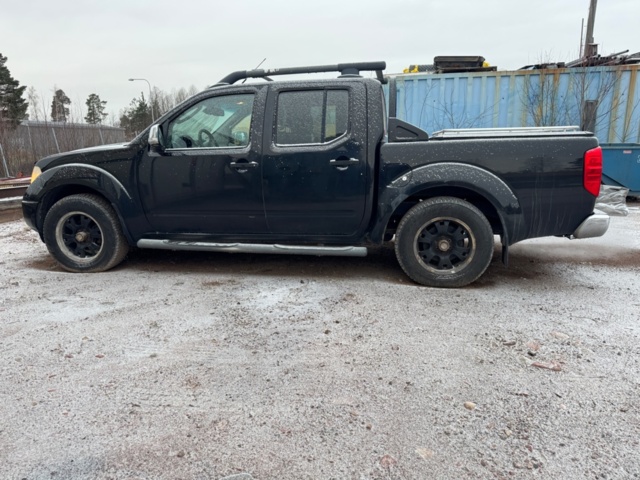 1449634-2 A-Traktor Nissan Navara Dubbelhytt 2.5 dCi 4x4 Automatisk, 171hk, 2008 (Reparationsobjekt)