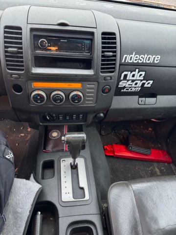 1449634-13 A-Traktor Nissan Navara Dubbelhytt 2.5 dCi 4x4 Automatisk, 171hk, 2008 (Reparationsobjekt)