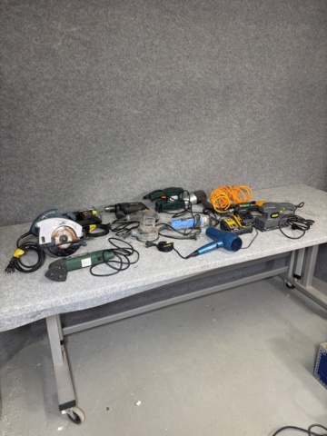 1274494-2 Samling med diverse elverktyg