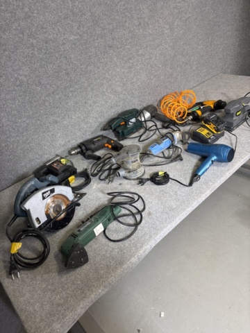 1274494-1 Samling med diverse elverktyg