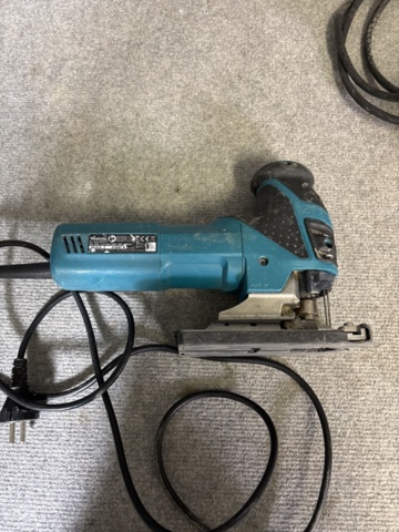 1443712-2 Sticksåg och cirkelsåg - Makita 4351FCT / HS6101