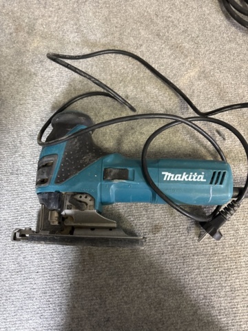 1443712-3 Sticksåg och cirkelsåg - Makita 4351FCT / HS6101