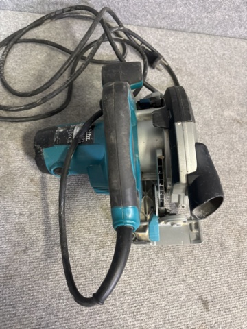 1443712-6 Sticksåg och cirkelsåg - Makita 4351FCT / HS6101