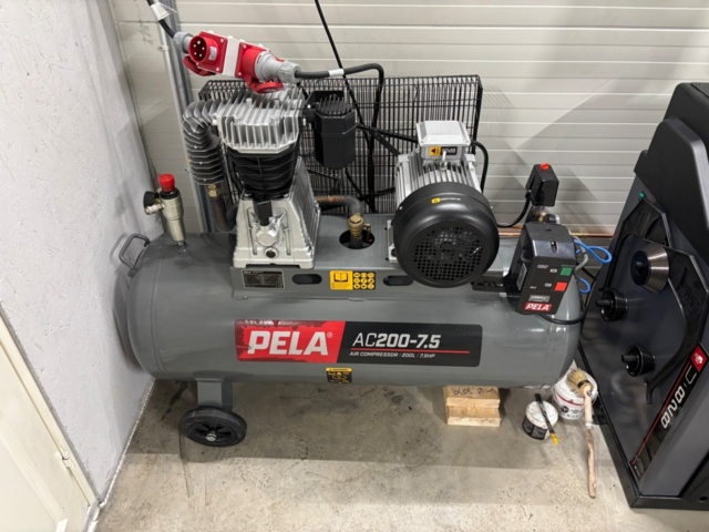 1372681-1 Tryckluftskompressor - PELA AC200-7.5 - 2024
