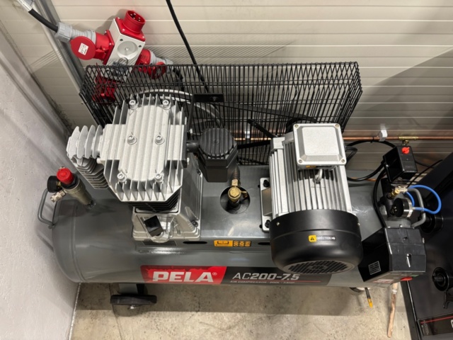 1372681-2 Tryckluftskompressor - PELA AC200-7.5 - 2024