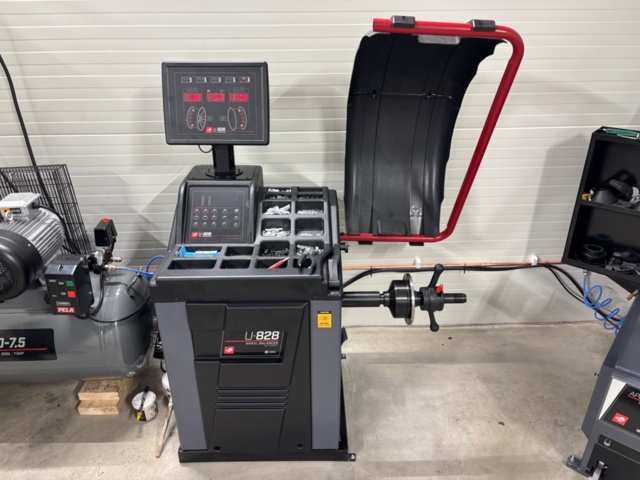 1372682-1 Hjulbalanseringsmaskin - PELA U-828