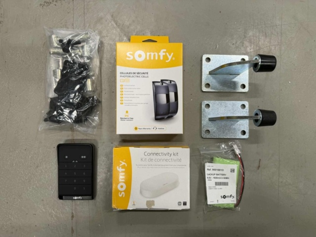 1449822-3 Grind 4m med motorstyrning, ink styrenhet , fotocellsats, nödbatteri & kodlås