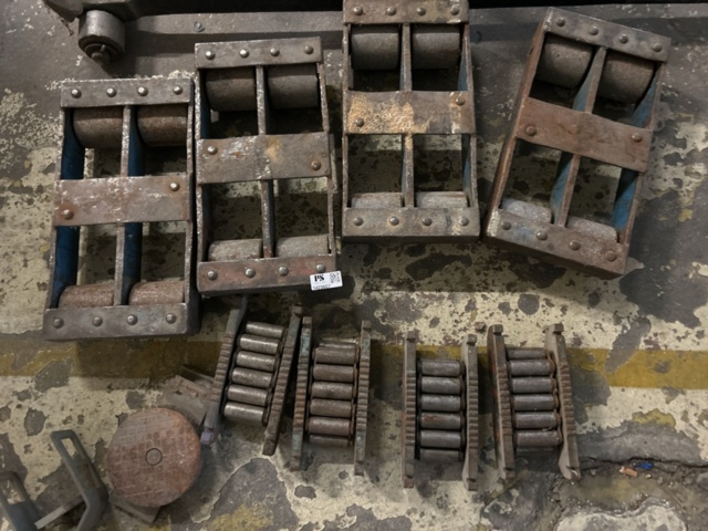 1423607-5 Samling med maskinskridskor, domkrafter och lyftjärn