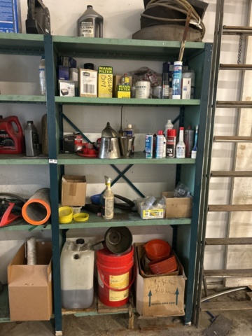 1423608-5 Plåthyllor med innehåll - 5 sektioner