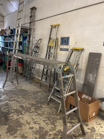 1423609-4 Större samling med diverse stegar