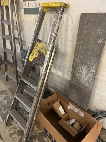 1423609-6 Större samling med diverse stegar