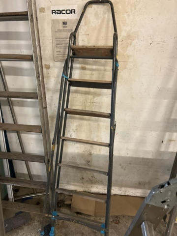 1423609-8 Större samling med diverse stegar