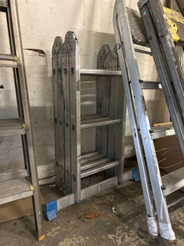 1423609-9 Större samling med diverse stegar