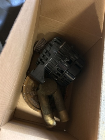 1423614-6 Lager med hyllor, bänk och innehåll