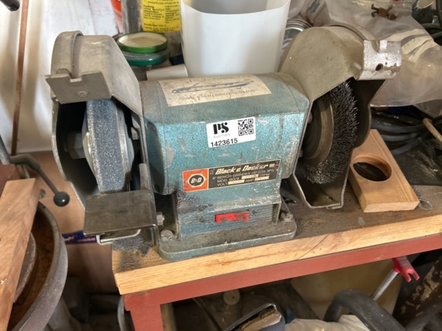 1423615-1 Bänkslipmaskin - Black & Decker BG/8